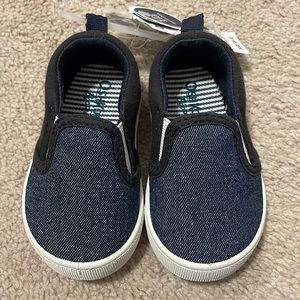 NWT Oshkosh B’gosh slip on toddler size 4